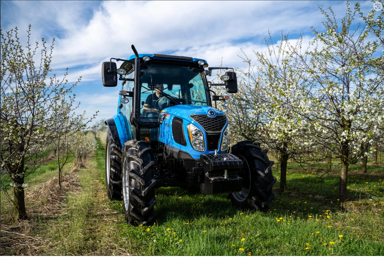 Tractor LS, MT5.73 cu cabina, 73 CP